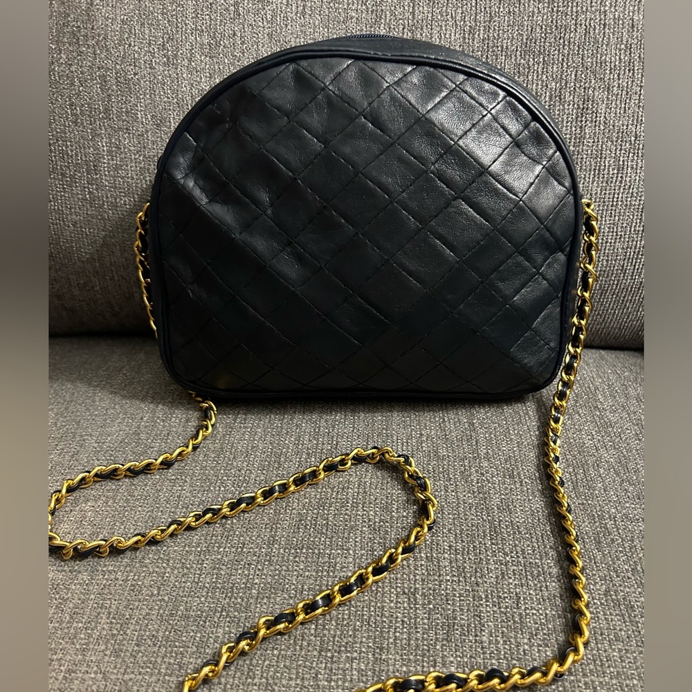 Vintage navy leather shoulder bag